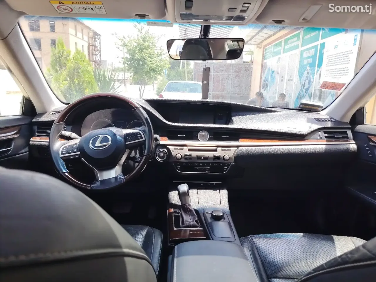 Lexus ES series 2016 · 2.5 AT