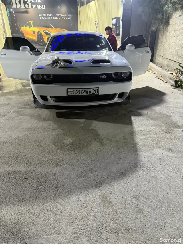 Dodge Challenger 2016 · 3.6 AT