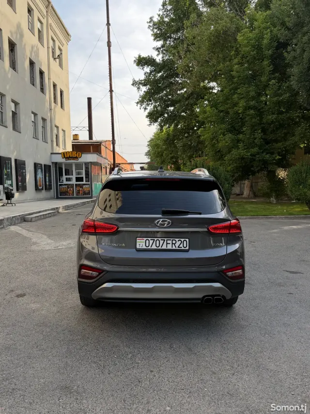 Hyundai Santa Fe 2018 · 2.0 AT