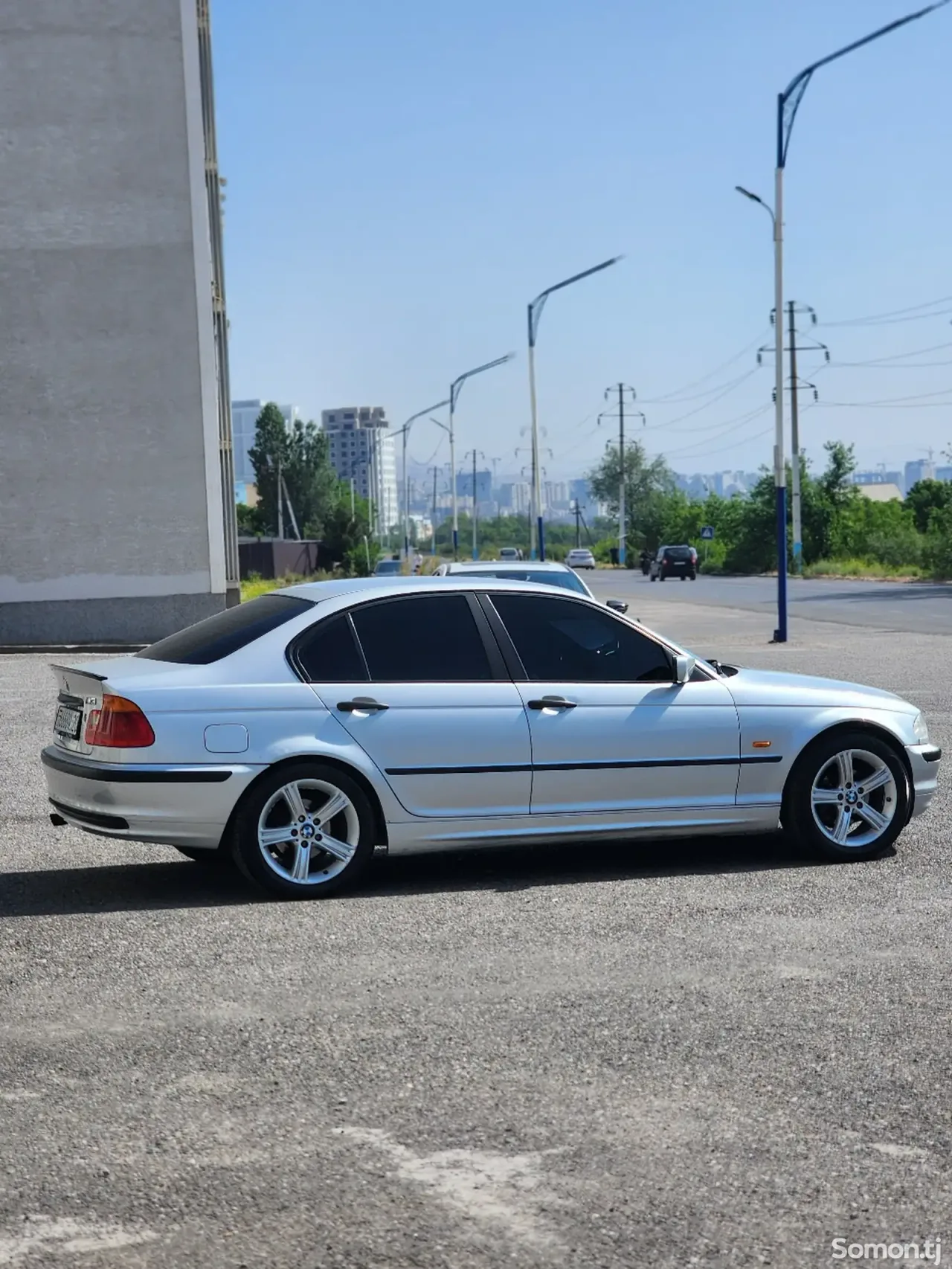 BMW 3 series 1999 · 1.6 MT