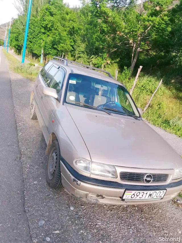 Opel Astra F 1999 · 1.6 MT