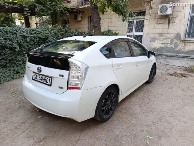 Toyota Prius 2010 · 1.8 AT