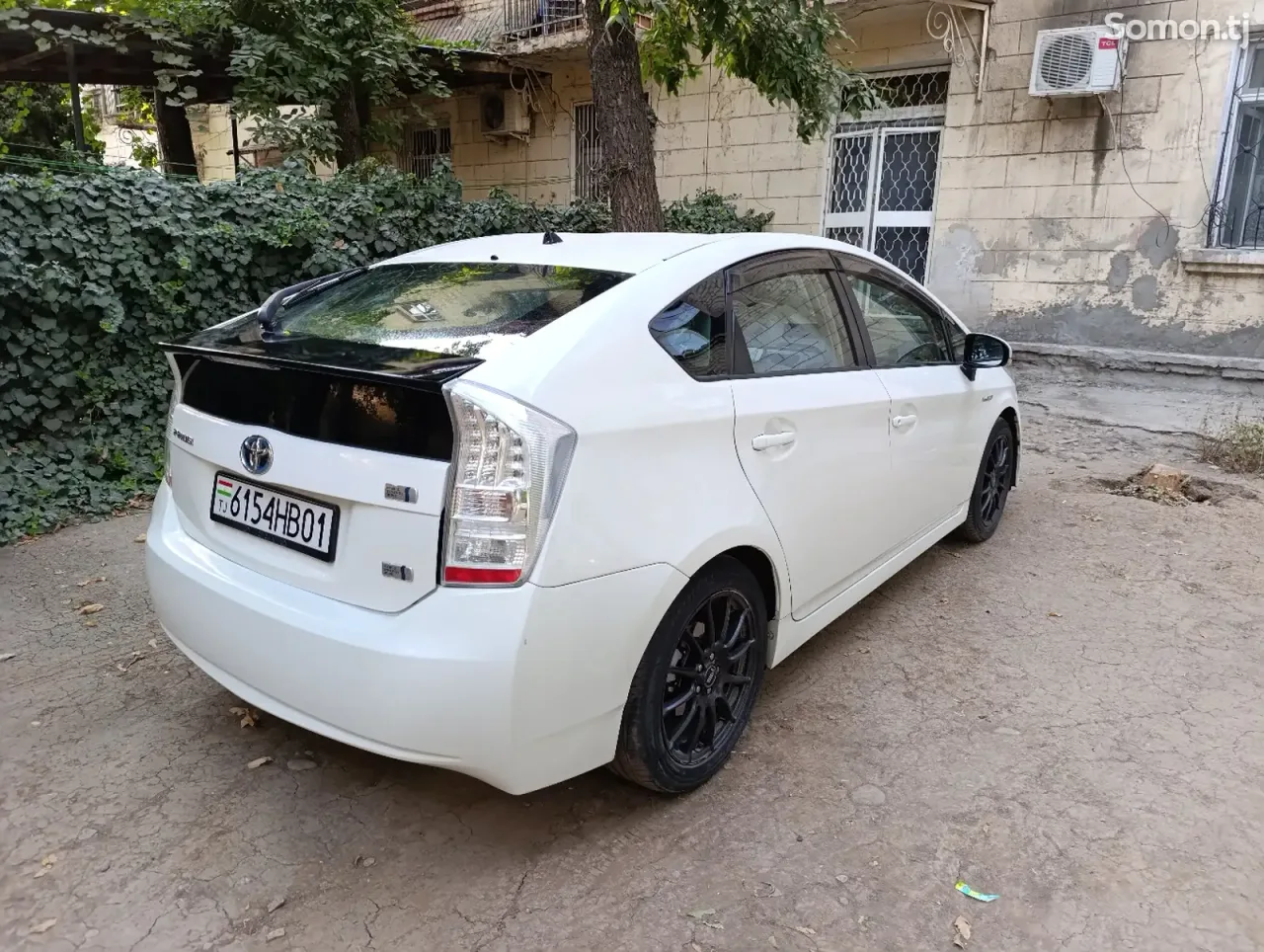 Toyota Prius 2010 · 1.8 AT