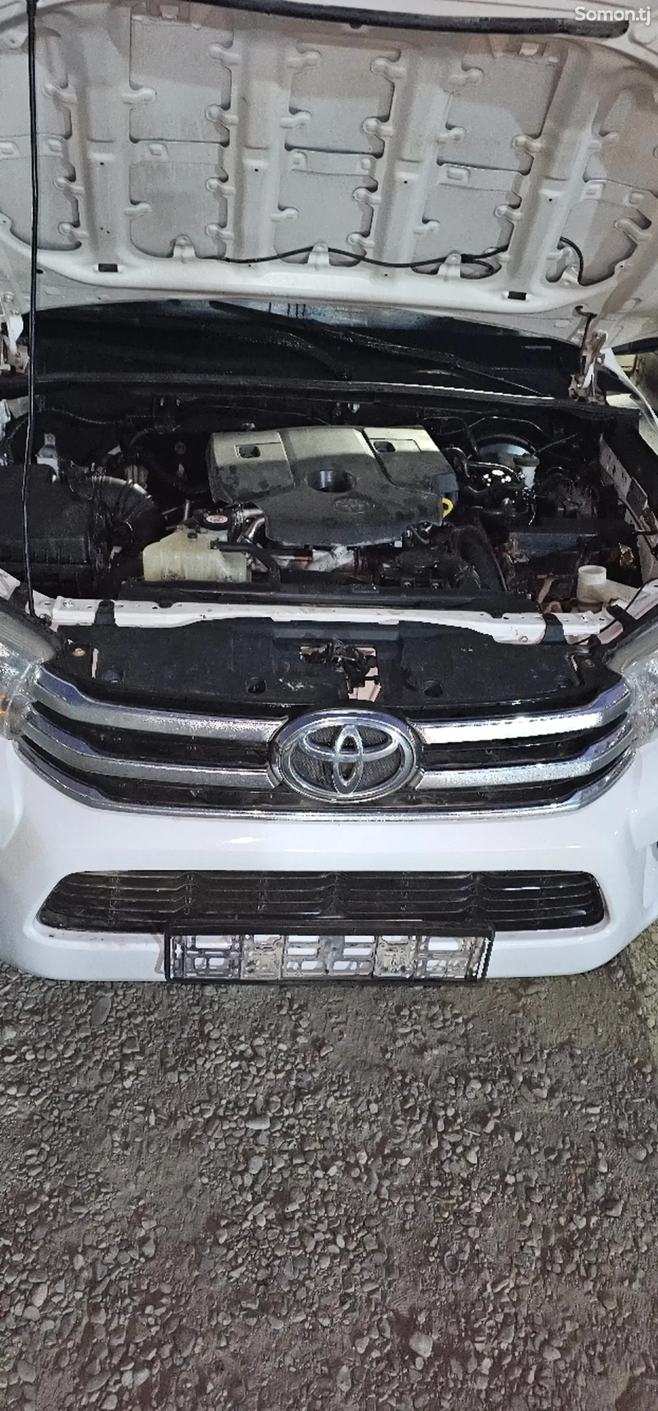 Toyota Hilux 2016 · 2.7 MT