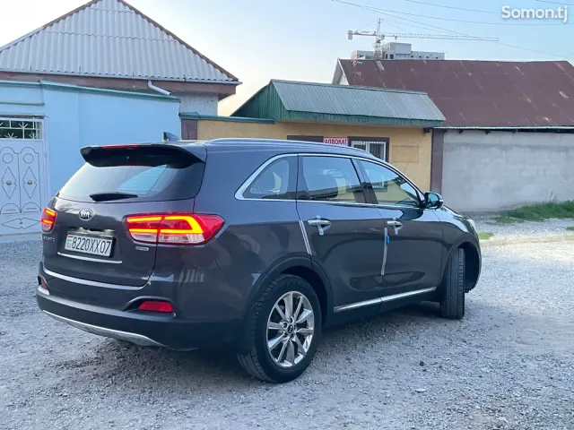 Kia Sorento 2016 · 2.0 AT