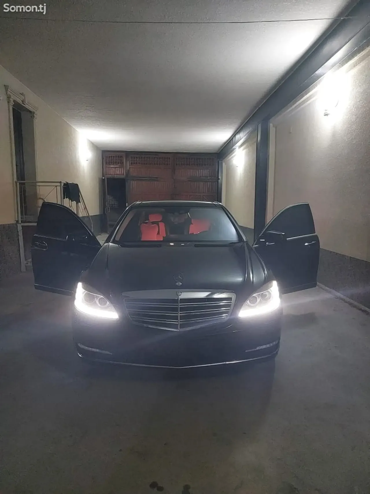 Mercedes-Benz S class 2011 · 5.0 AT