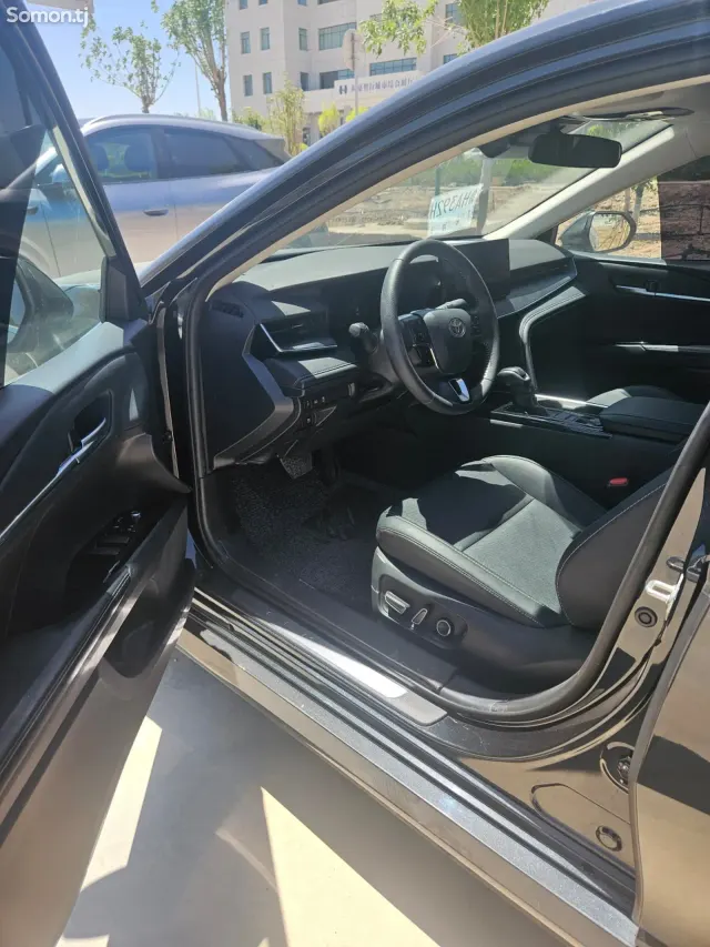 Toyota Camry 2025 · 2.0 AT