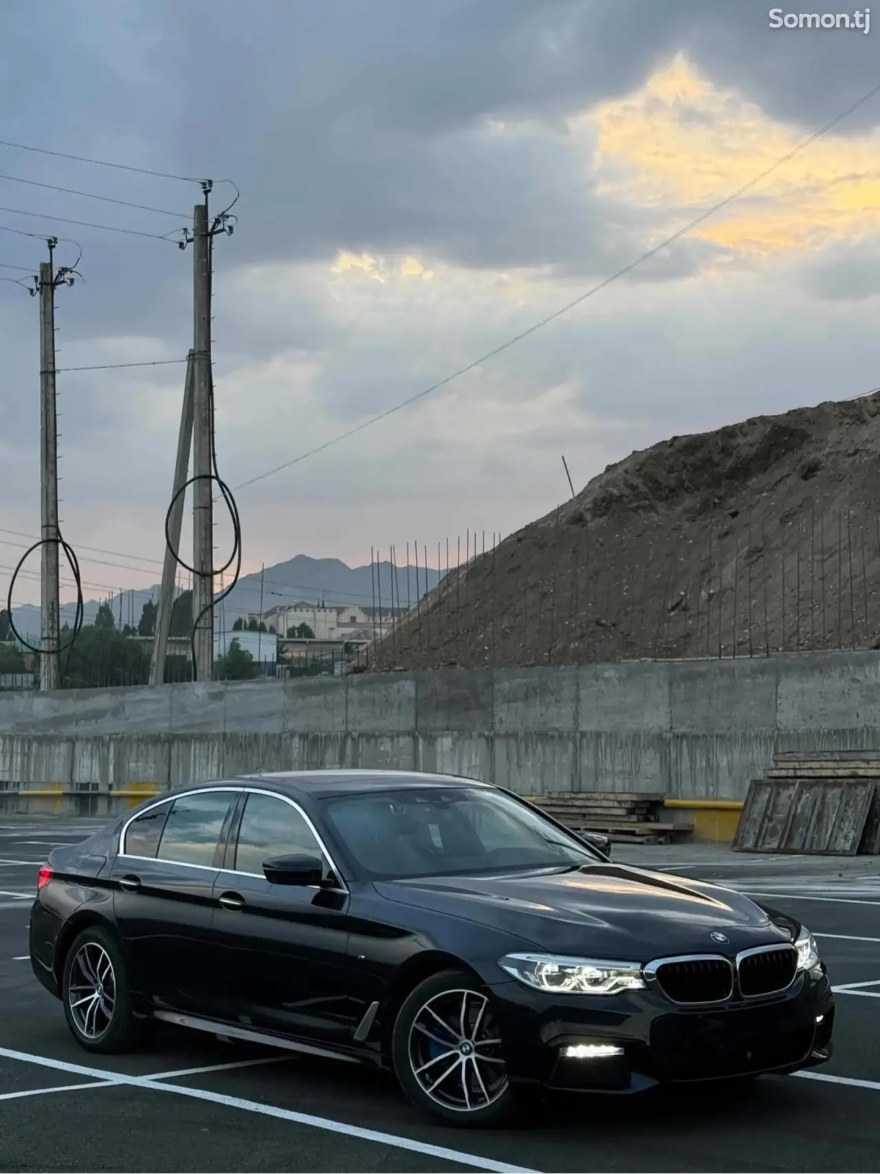 BMW 5 series 2018 · 2.0 CVT