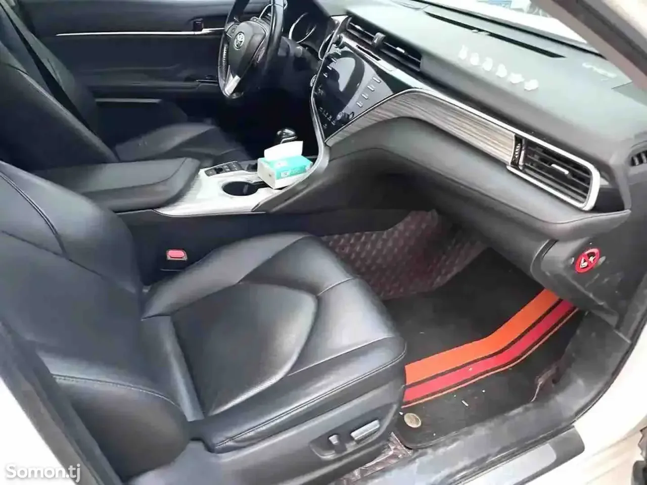 Toyota Camry 2019 · 2.5 AT