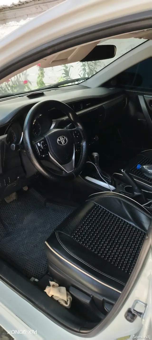 Toyota Corolla 2017 · 1.8 AT