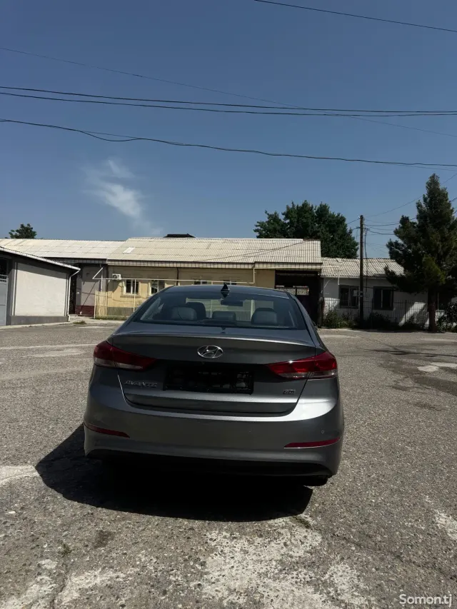 Hyundai Avante 2016 · 1.6 AT