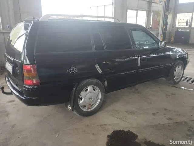 Opel Astra F 1994 · 1.6 MT
