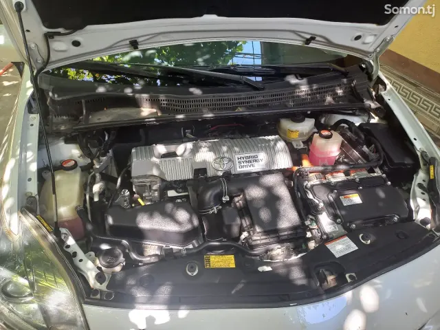 Toyota Prius 2014 · 1.8 AT