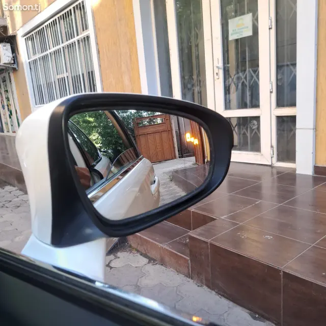 Lexus ES series 2015 · 2.5 AT