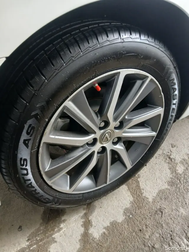 Lexus ES series 2016 · 2.5 AT