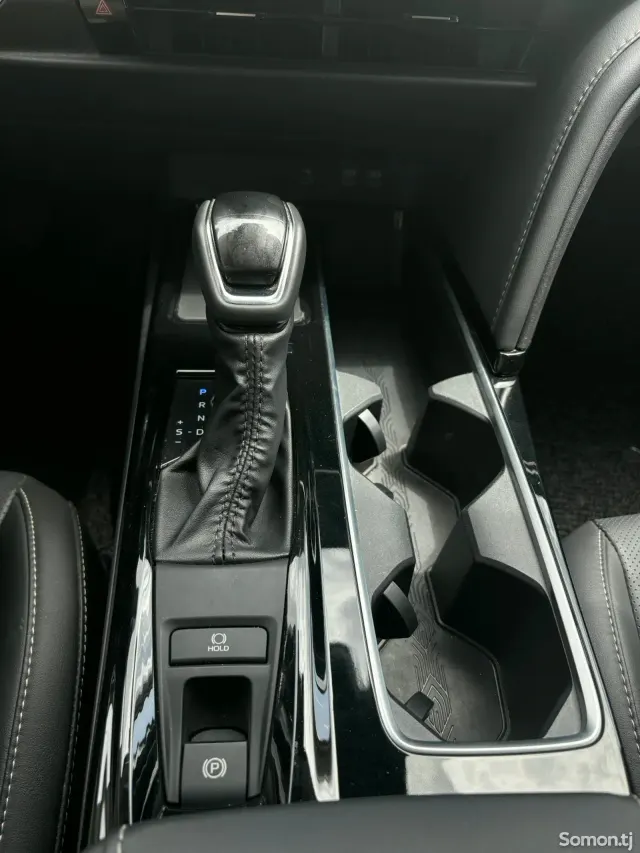 Toyota Camry 2025 · 2.0 AT