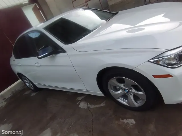 BMW 3 series 2016 · 2.0 AT