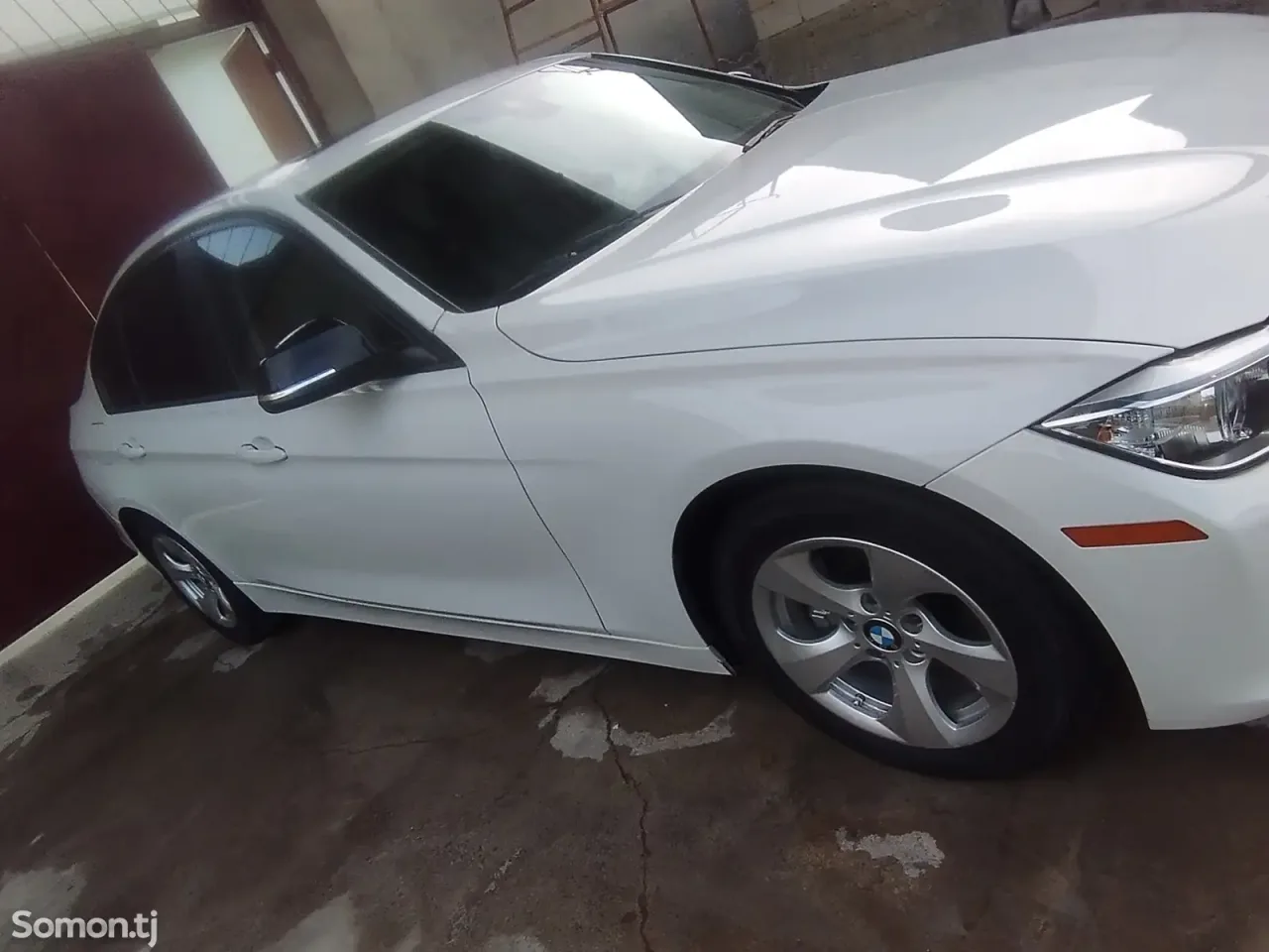 BMW 3 series 2016 · 2.0 AT