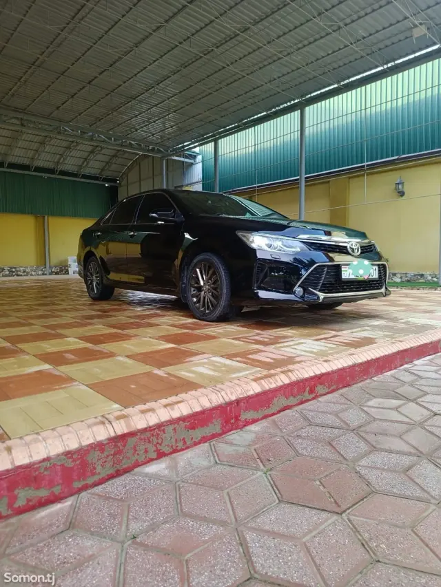 Toyota Camry 2015 · 2.5 AT