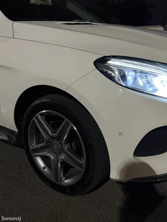 Mercedes-Benz GLE class 2016 · 3.0 AT