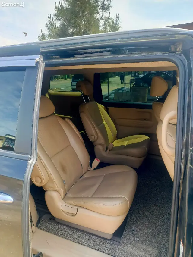 Kia Carnival 2014 · 2.2 AT