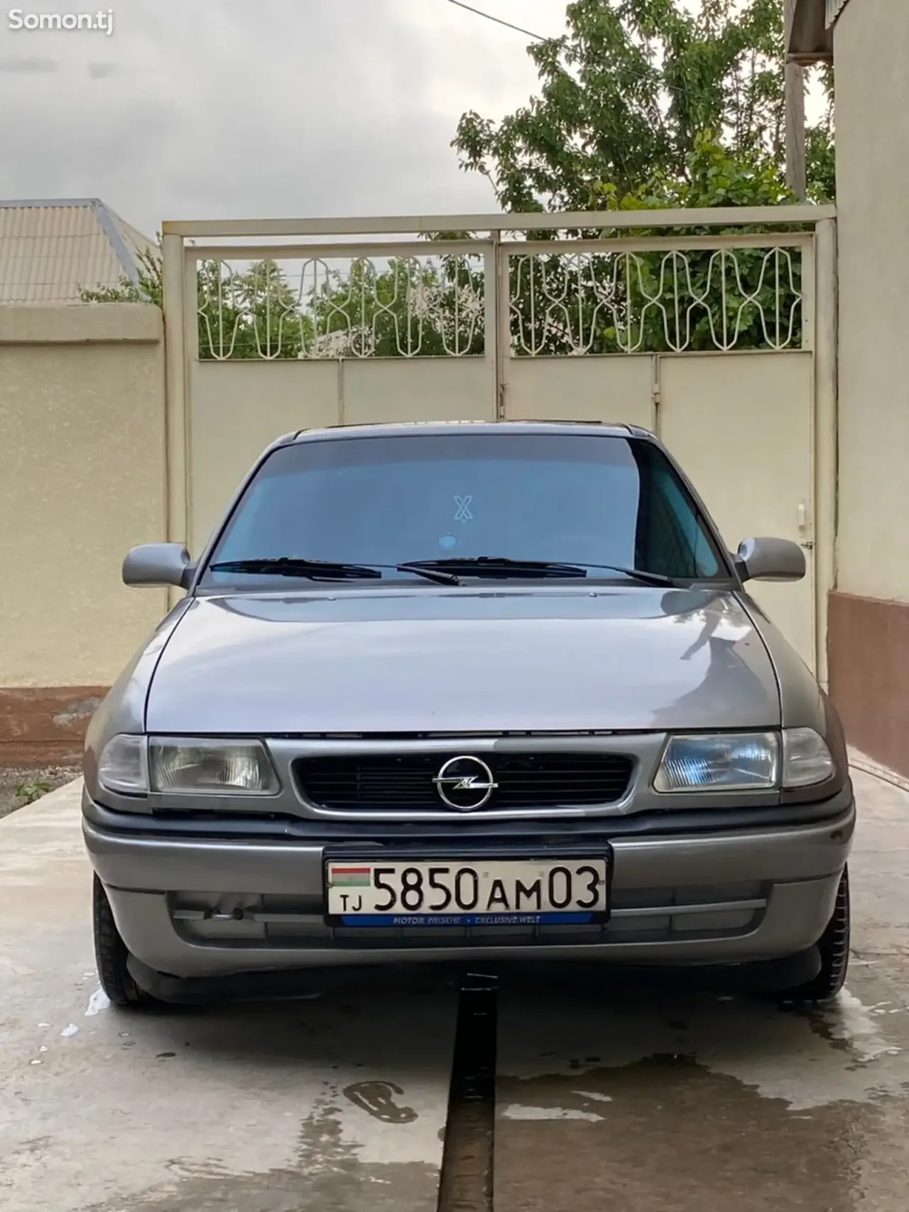 Opel Astra F 1995 · 1.6 MT