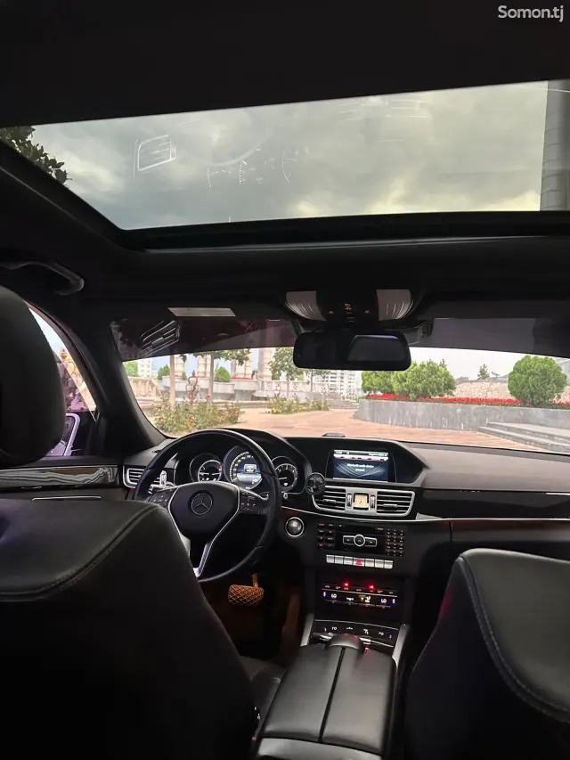 Mercedes-Benz E class 2015 · 2.2 AT