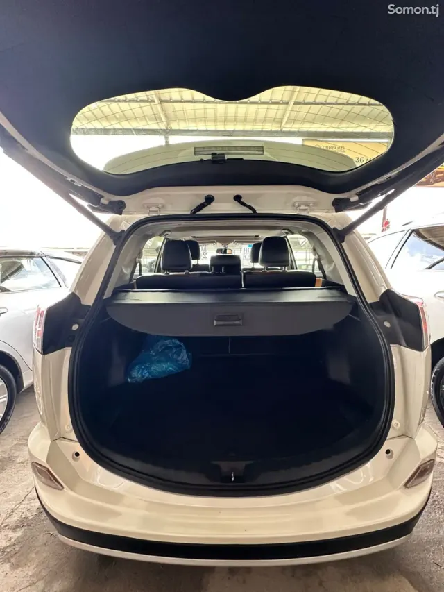 Toyota RAV 4 2017 · 2.5 AT