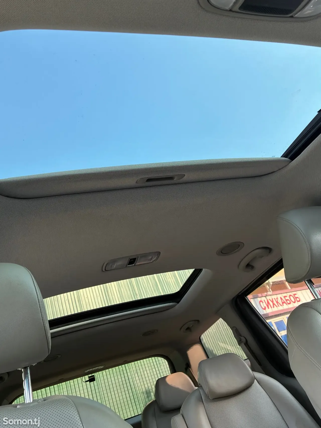Kia Carnival 2016 · 2.2 AT