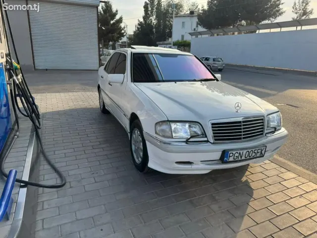 Mercedes-Benz C class 2000 · 2.8 AT