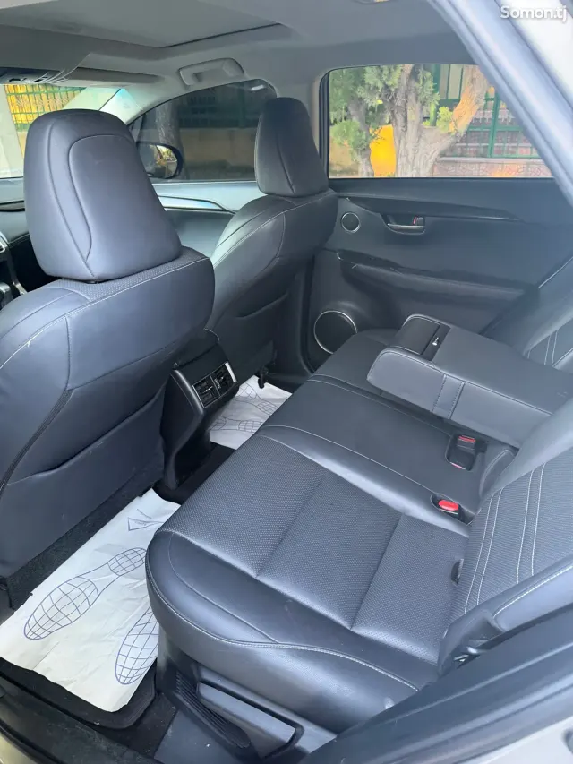 Lexus NX series 2015 · 2.0 AT