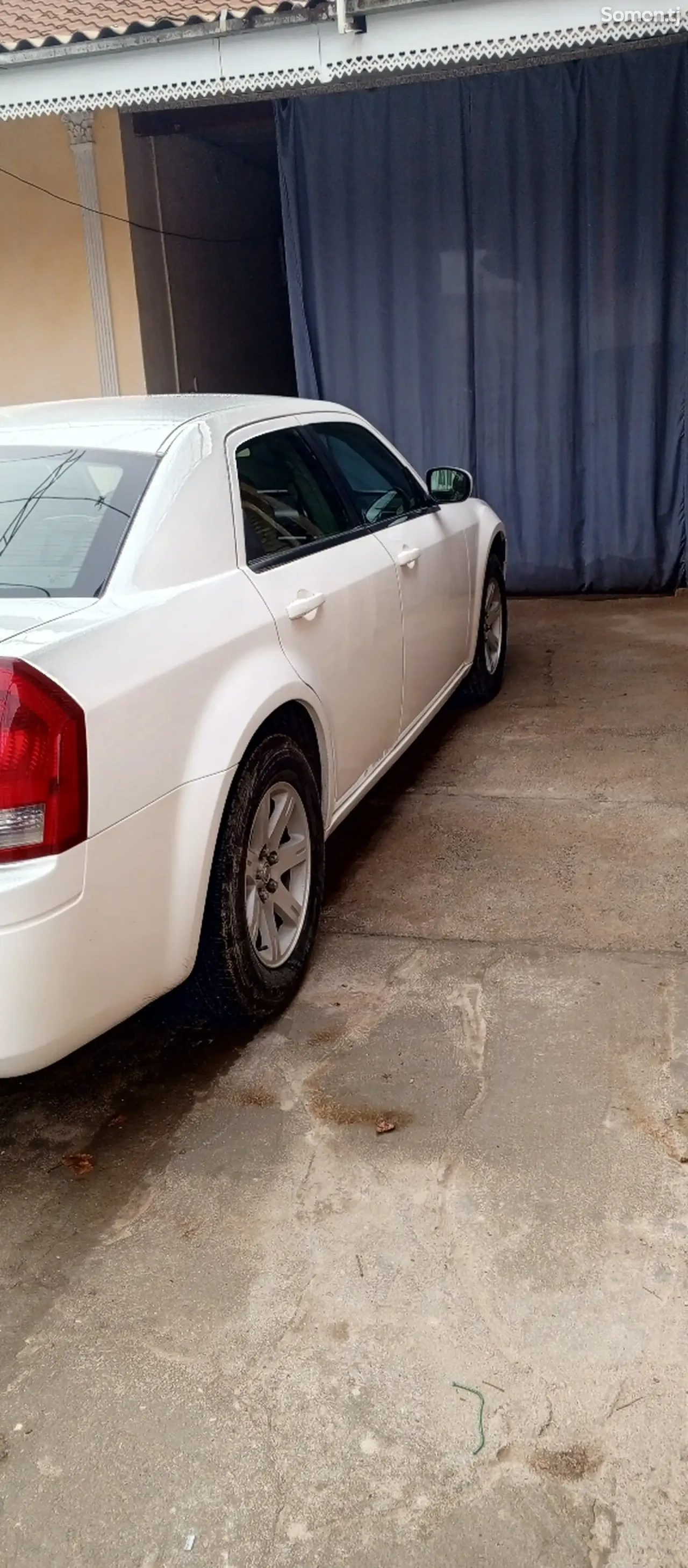 Chrysler 300C 2006 · 2.7 AT