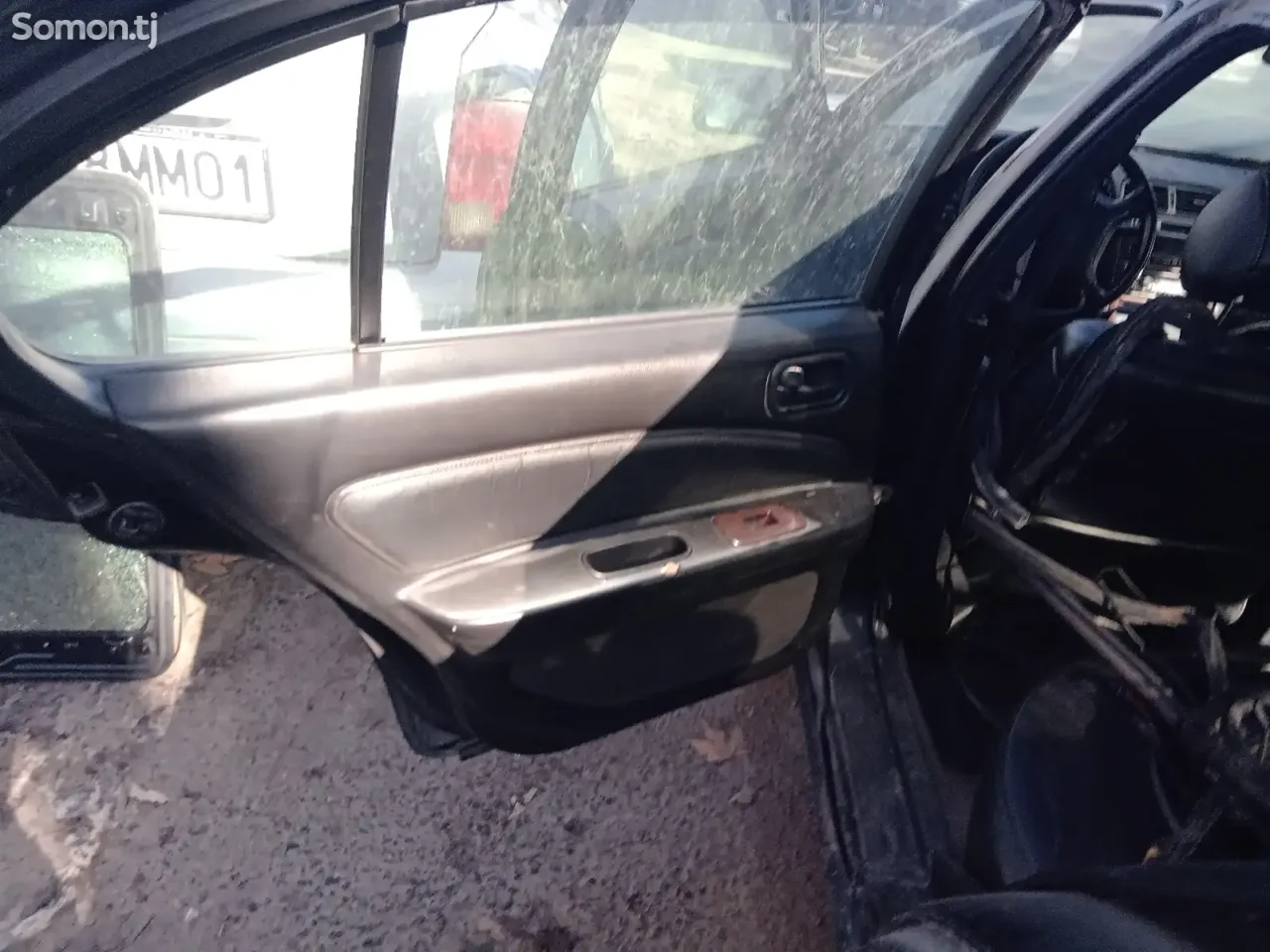 Nissan Maxima 1998 · 3.0 MT