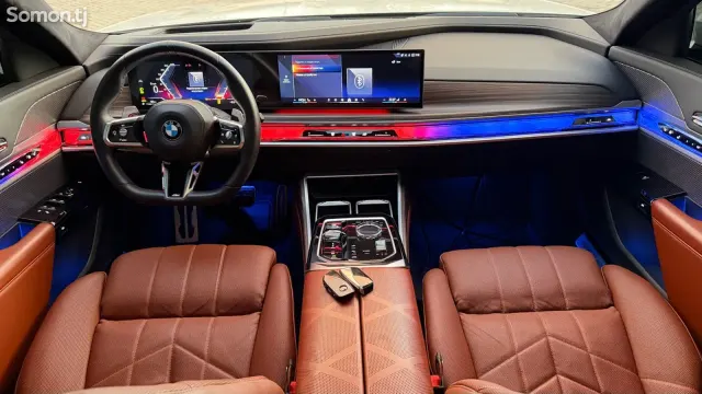 BMW 7 series 2023 · 4.4 AT