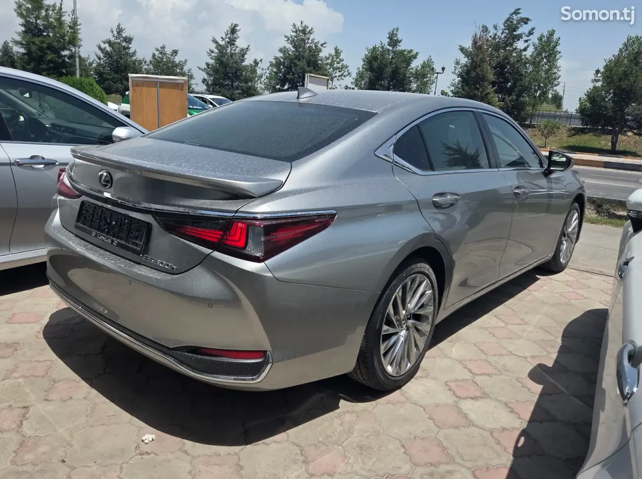Lexus ES series 2024 · 2.5 AT