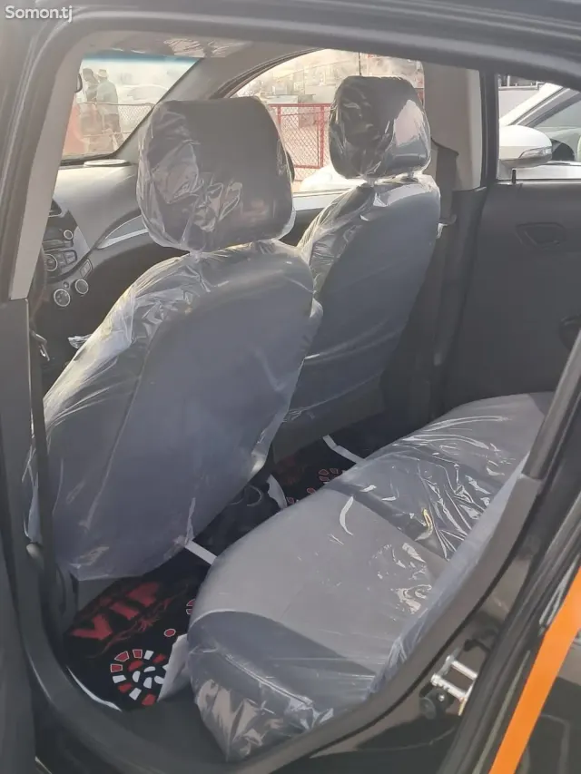 Chevrolet Spark 2015 · 1.1 AT