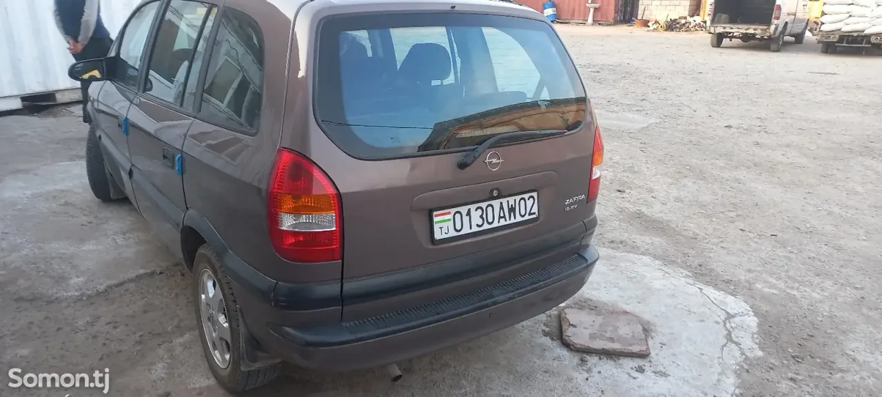 Opel Zafira 2000 · 1.8 MT