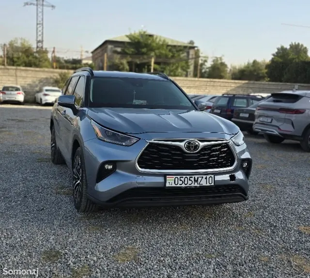 Toyota Highlander 2021 · 3.5 AT
