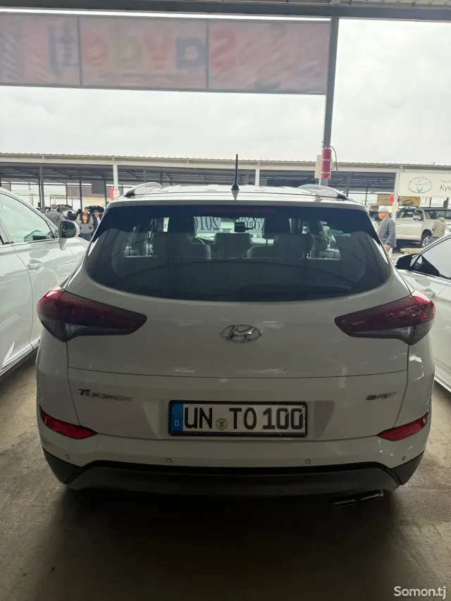 Hyundai Tucson 2016 · 2.0 AT