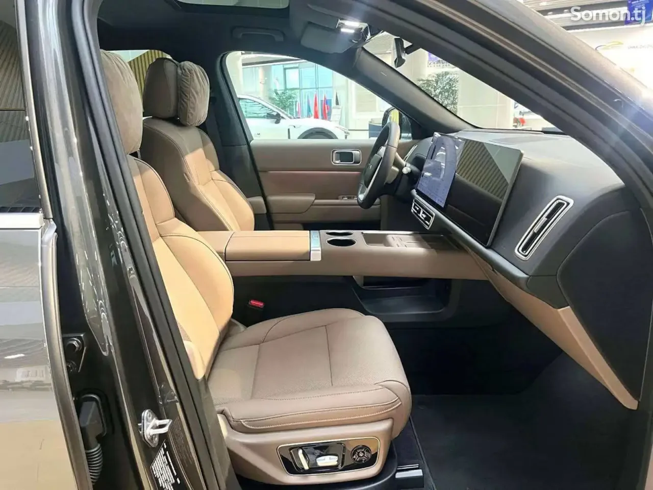 Li Auto (Lixiang) L7 2025 · AT