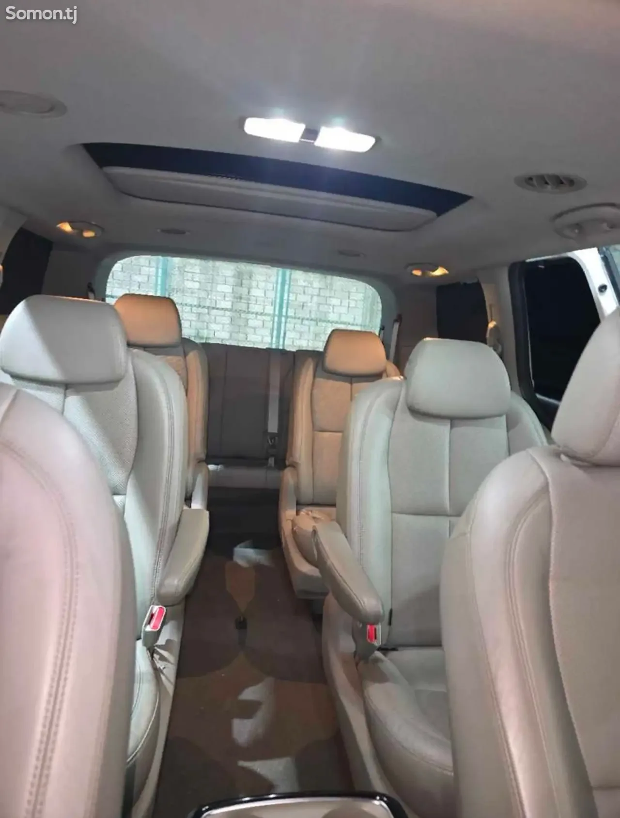 Kia Carnival 2016 · 2.2 AT
