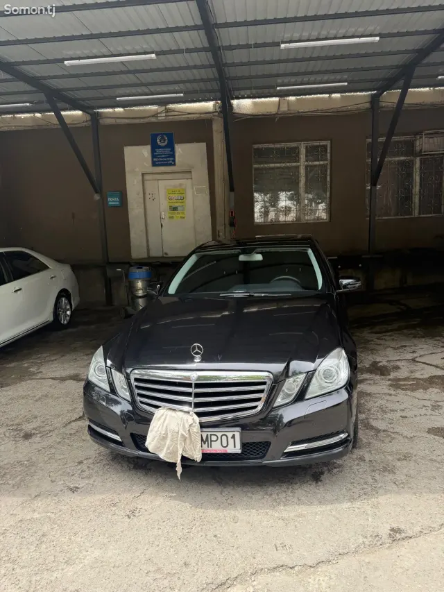 Mercedes-Benz E class 2011 · 3.0 AT