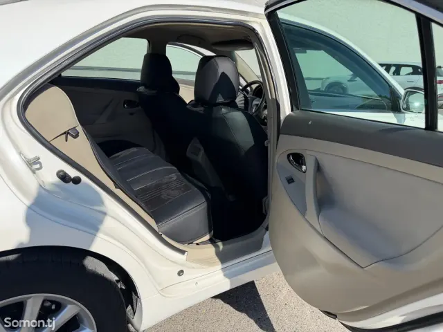 Toyota Camry 2010 · 2.5 AT