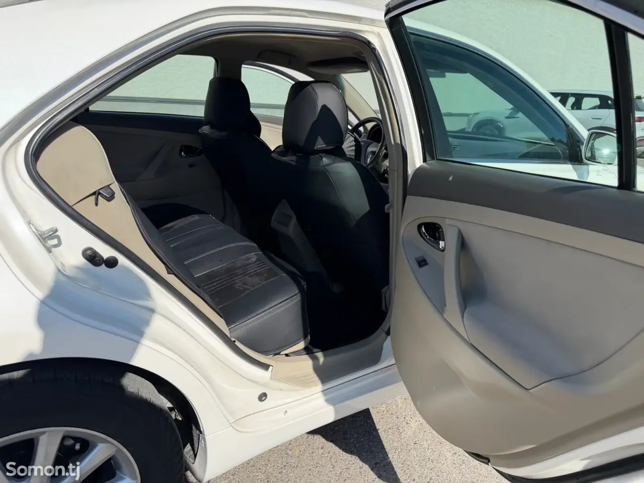 Toyota Camry 2010 · 2.5 AT