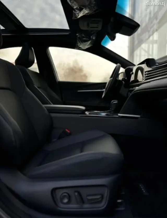 Toyota Camry 2025 · 2.5 CVT