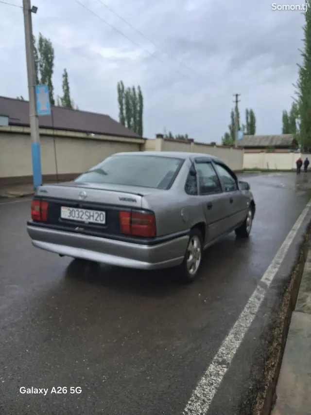 Opel Vectra A 1995 · 1.6 MT