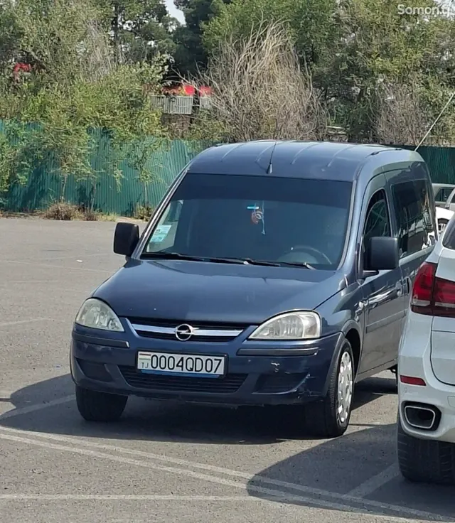 Opel Combo 2007 · 1.7 MT