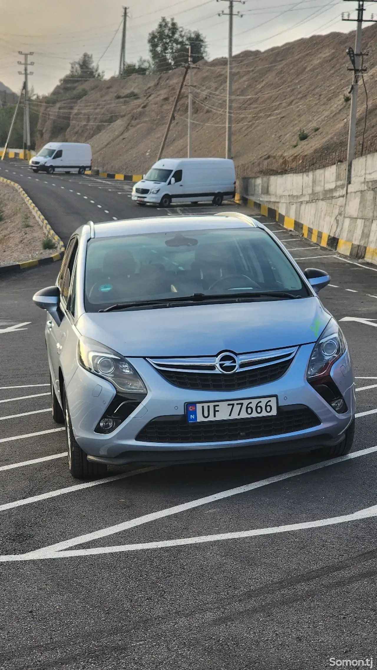 Opel Zafira 2015 · 1.4 MT