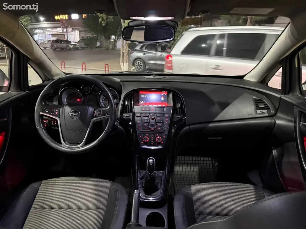 Opel Astra J 2016 · 1.6 MT