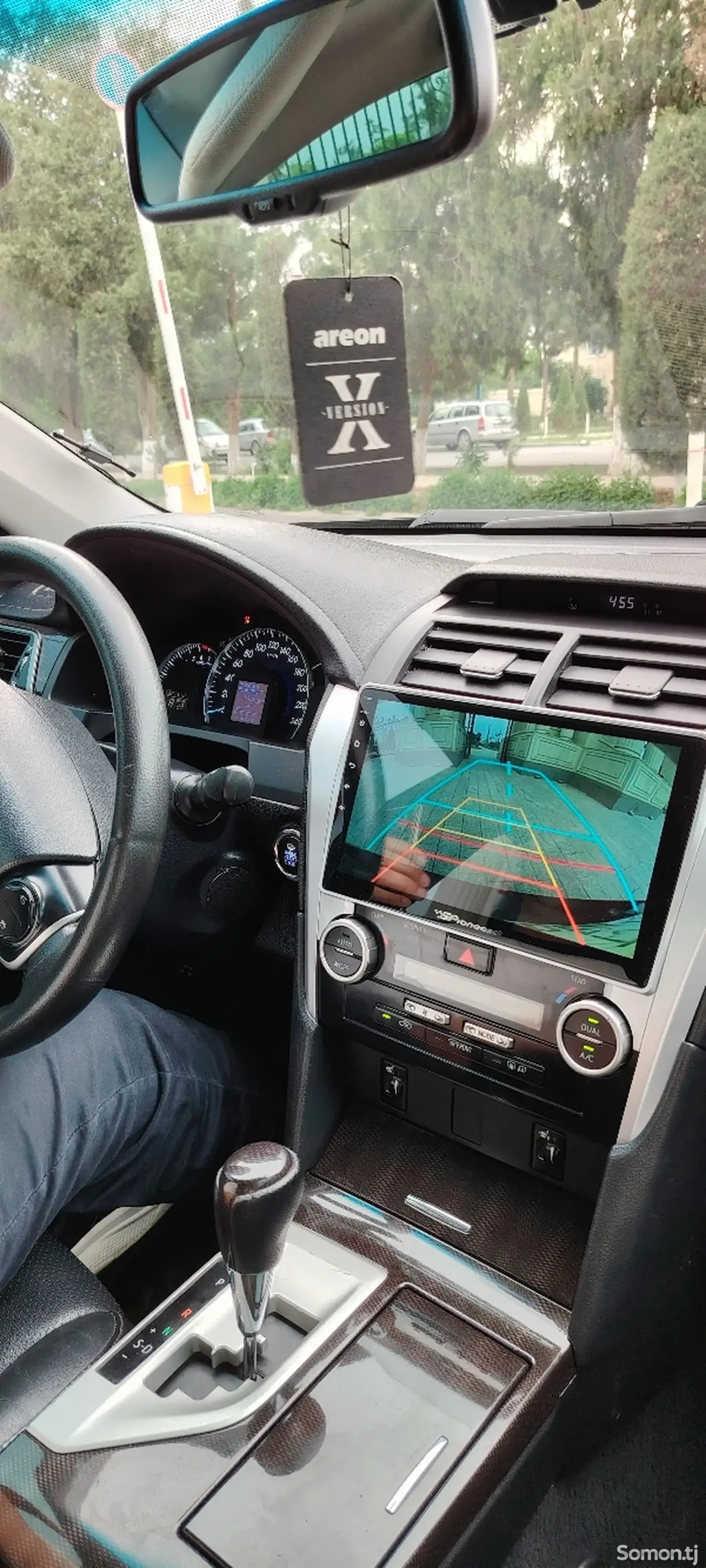 Toyota Camry 2014 · AT